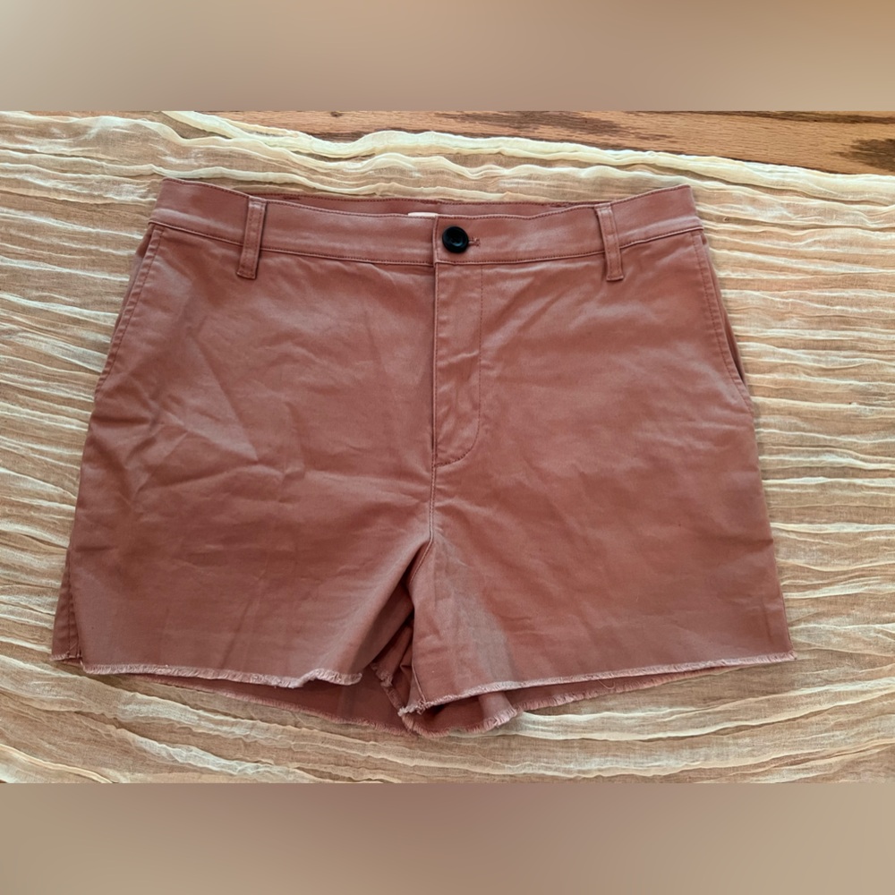 Madewell jean shorts 29”waist 2.5” inseam 🪸Coral with frayed hem. Like new!